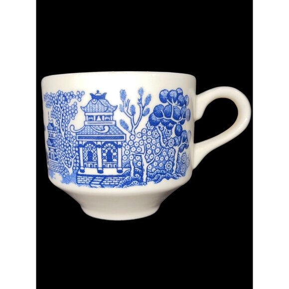 Vintage Blue Willow Churchill China Tea Cups & Saucers England Embossed Set of 4 - Picture 2 of 12